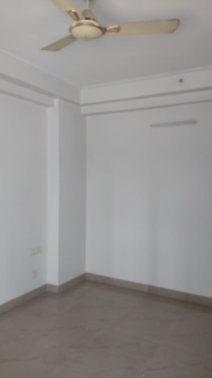 Room, amrapali-platinum 3 Bedroom 1495 Sq.Ft. Apartment In Sector 119 Noida 9234385