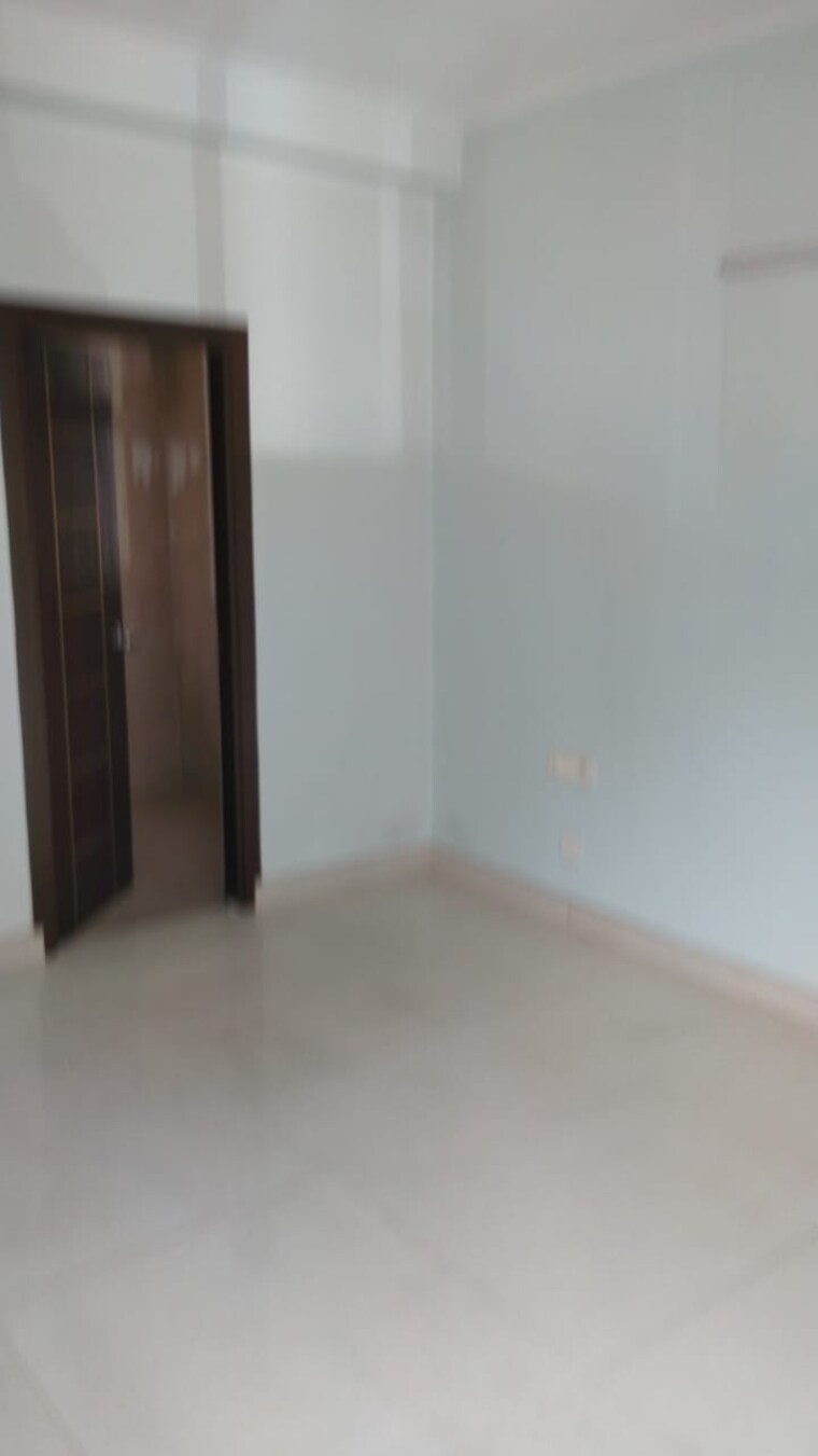 Room, amrapali-platinum 3 Bedroom 1495 Sq.Ft. Apartment In Sector 119 Noida 9234385