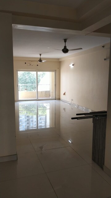 Room in 3 BHK Apartment at Amrapali Platinum, Sector 119 – for Sale