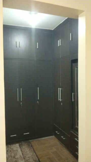 Furnished Amenities in 3 BHK Apartment at Amrapali Platinum, Sector 119 – for Sale