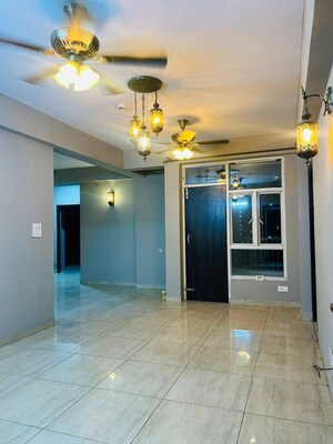 Room in 6 BHK Apartment at Ip Extension – for Sale