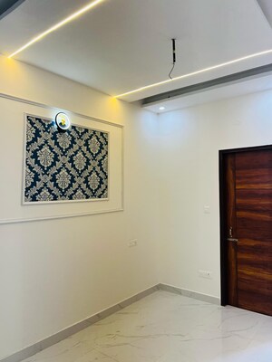 Room in 4 BHK Independent House at Sector 115 – for Sale