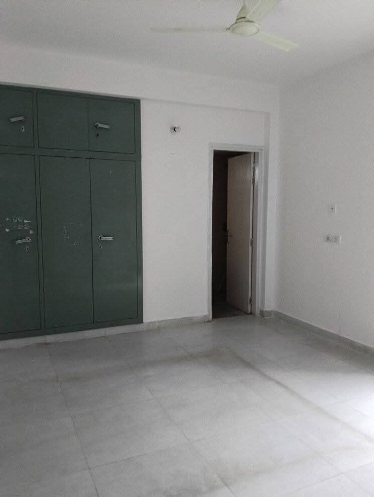 Room, ip extension 3 Bedroom 1250 Sq.Ft. Apartment In Ip Extension Delhi 9234459