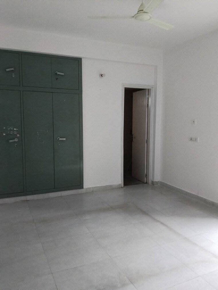 Room, ip extension 3 Bedroom 1250 Sq.Ft. Apartment In Ip Extension Delhi 9234459