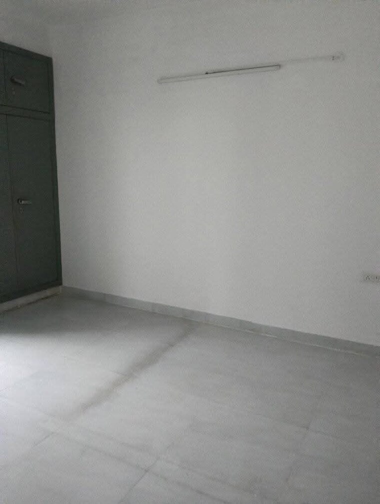 Room, ip extension 3 Bedroom 1250 Sq.Ft. Apartment In Ip Extension Delhi 9234459