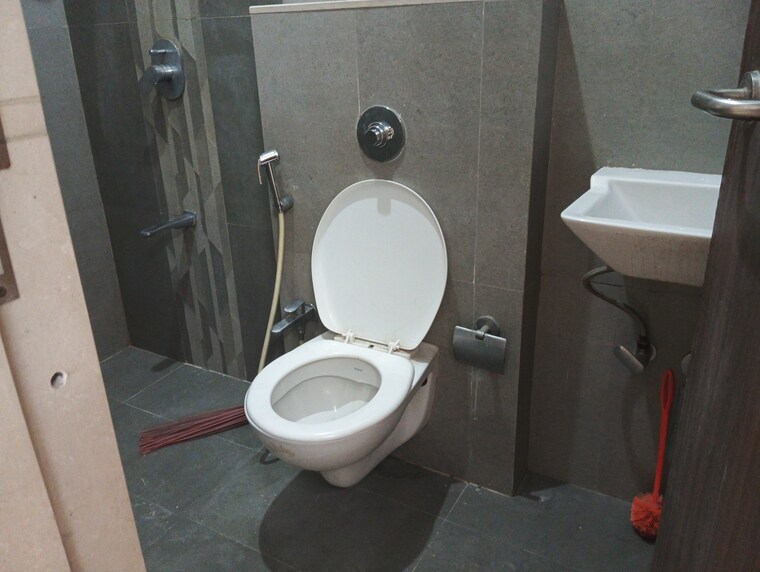 Bathroom, ashar-sapphire 3 Bedroom 950 Sq.Ft. Apartment In Kapur Bawdi Thane 9234519