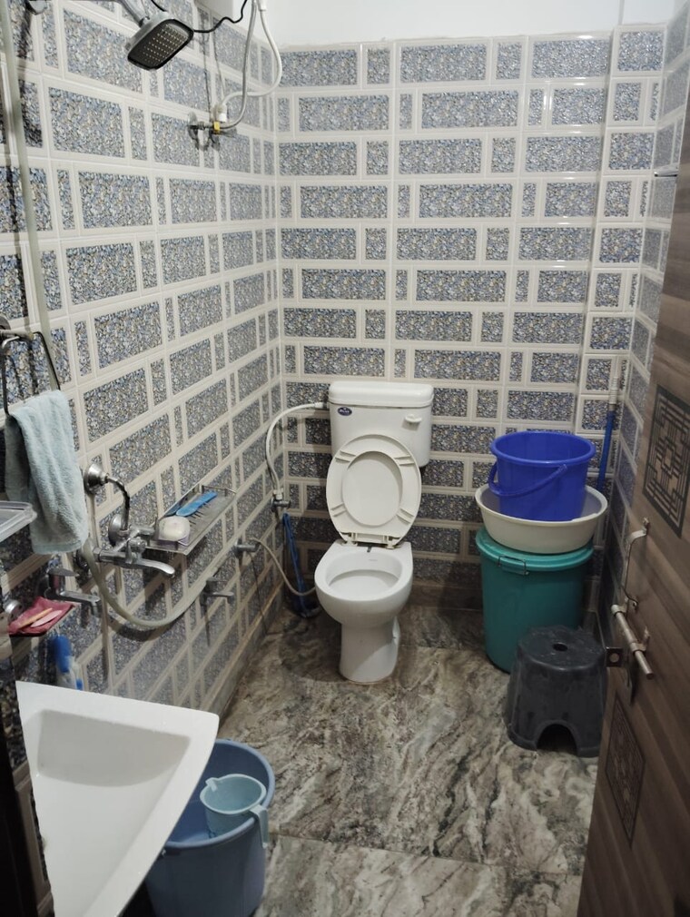 Bathroom, pvd-mansarovar-park 2.5 Bedroom 900 Sq.Ft. Villa In Lal Kuan Ghaziabad 9234520