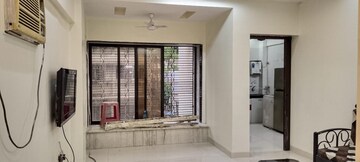 Room in 1 BHK Apartment at Vaibhav Apartment Prabhadevi, Prabhadevi – for Rent