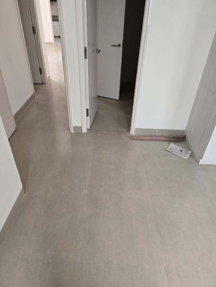 Living Room, emaar-emerald-floors-premier 4 Bedroom 1925 Sq.Ft. Apartment In Sector 65 Gurgaon 9234570