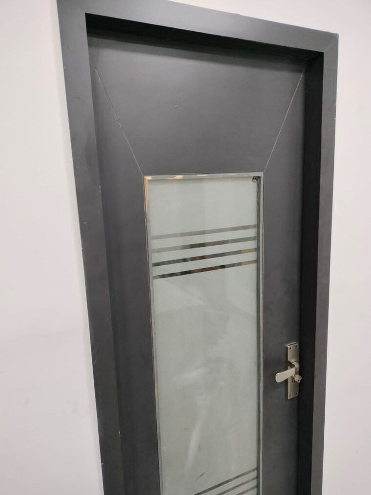 undefined, sector 63 Commercial Office Space 500 Sq.Ft. In Sector 63 Noida 9234593