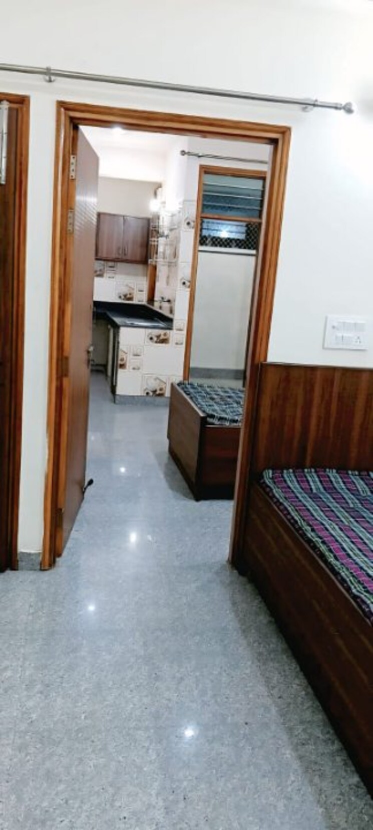 Room, sarita vihar 2 Bedroom 750 Sq.Ft. Apartment In Sarita Vihar Delhi 9234554