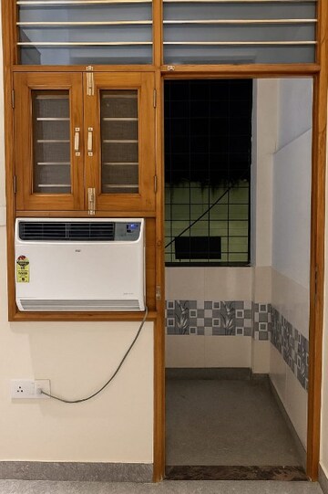 Furnished Amenities in 2 BHK Apartment at Sarita Vihar – for Rent