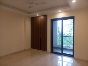 Room in 4 BHK Apartment at Greater Kailash I – for Rent