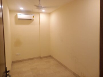 Room in 4 BHK Apartment at Greater Kailash I – for Rent