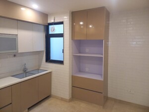 Room in 4 BHK Apartment at Greater Kailash I – for Rent