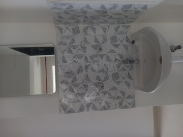 Room in 2.5 BHK Apartment at Goel Ganga Altus, Kharadi – for Rent