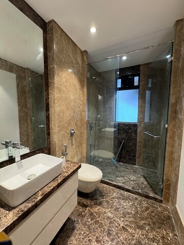 Bathroom in 5 BHK Apartment at Kalpataru Horizon, Worli – for Rent
