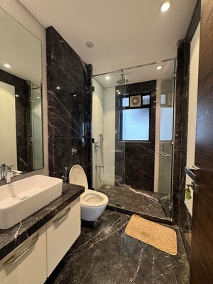 Attached Bathroom in 5 BHK Apartment at Kalpataru Horizon, Worli – for Rent