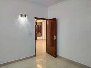 Room in 2 BHK Apartment at Panchsheel Vihar – for Rent