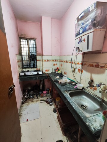 Kitchen in 2 BHK Apartment at Katwaria Sarai – for Rent