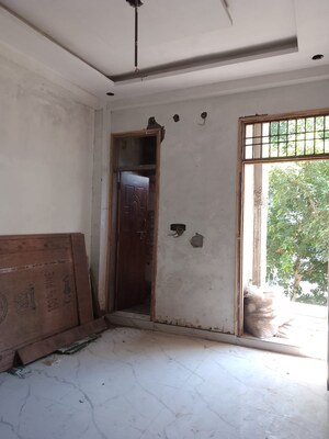 Room in 2 BHK Builder Floor at Shastri Nagar – for Sale