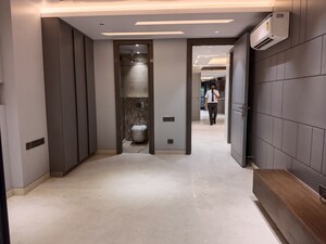 Room in 4 BHK Apartment at Navjeevan Vihar – for Sale