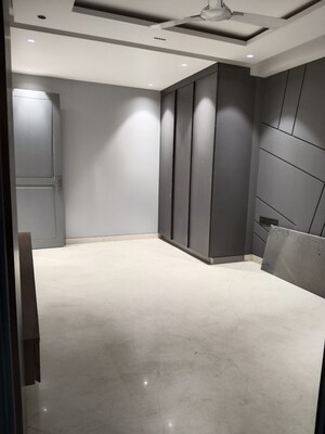 4 BHK Apartment For Sale in Navjeevan Vihar