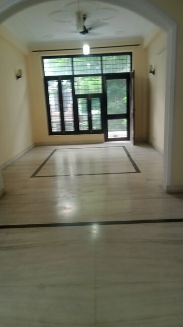 Building Lobby in 3 BHK Independent House at Sector 47 – for Rent