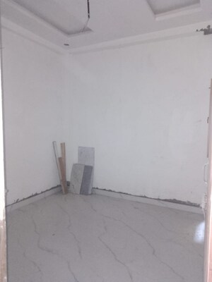 Master Bedroom in 3 BHK Builder Floor at Shastri Nagar – for Sale