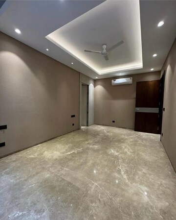 Room in 3 BHK Apartment at Sector 6 Dwarka – for Rent