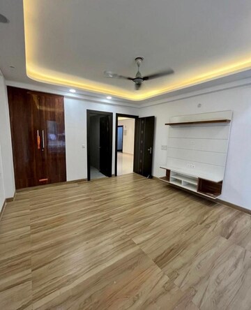 Room in 3 BHK Apartment at Sector 6 Dwarka – for Rent