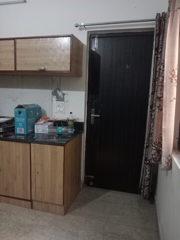 Bathroom in 1.5 BHK Apartment at Arun Vihar Sector 37, Sector 37 – for Rent