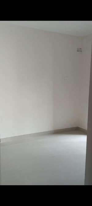 Room in 2 BHK Apartment at Worli – for Rent