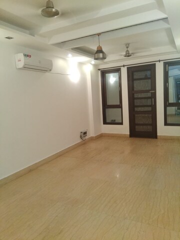 Bedroom in 3 BHK Apartment at Kailash Colony – for Rent