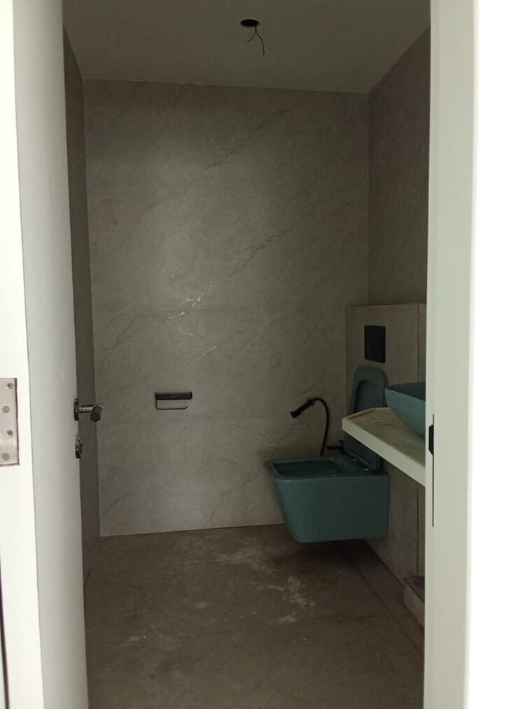 Bathroom, aston Commercial Office Space 1250 Sq.Ft. In Andheri West Mumbai 9234932