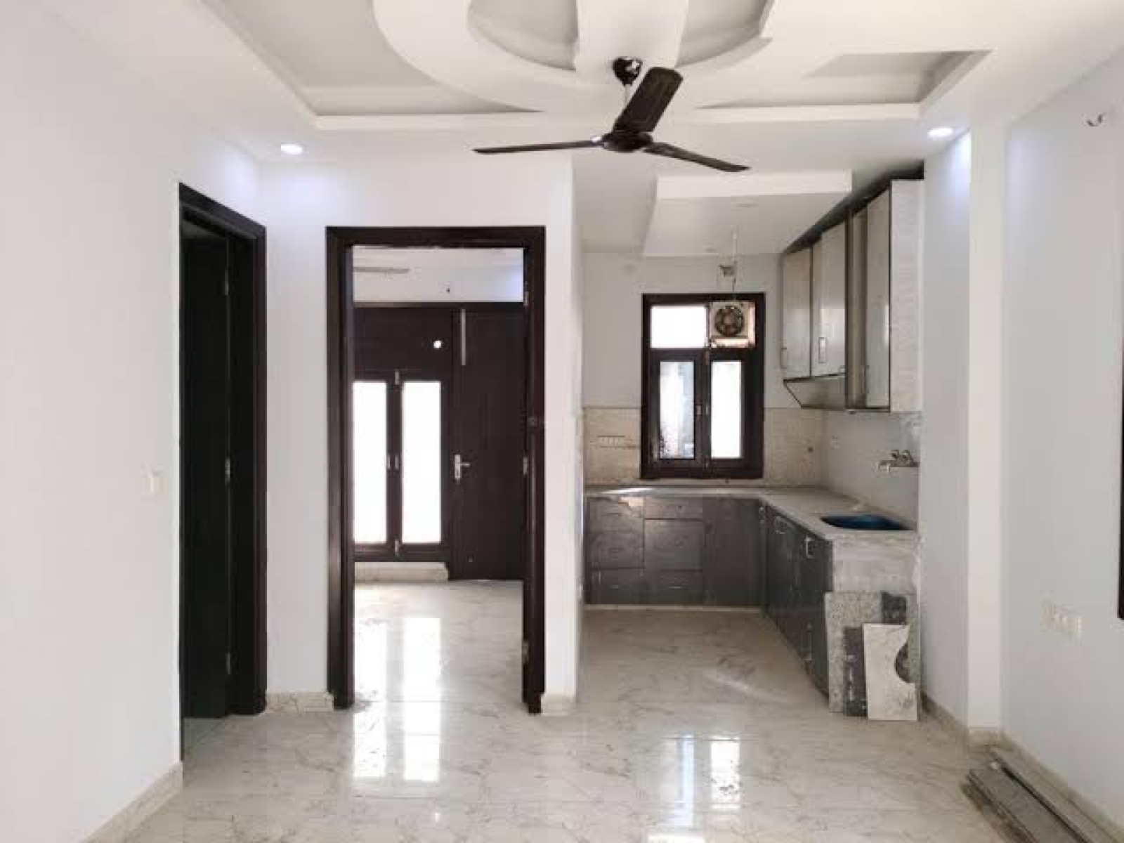 2 BHK Apartment For Sale in Kalpataru Vienta