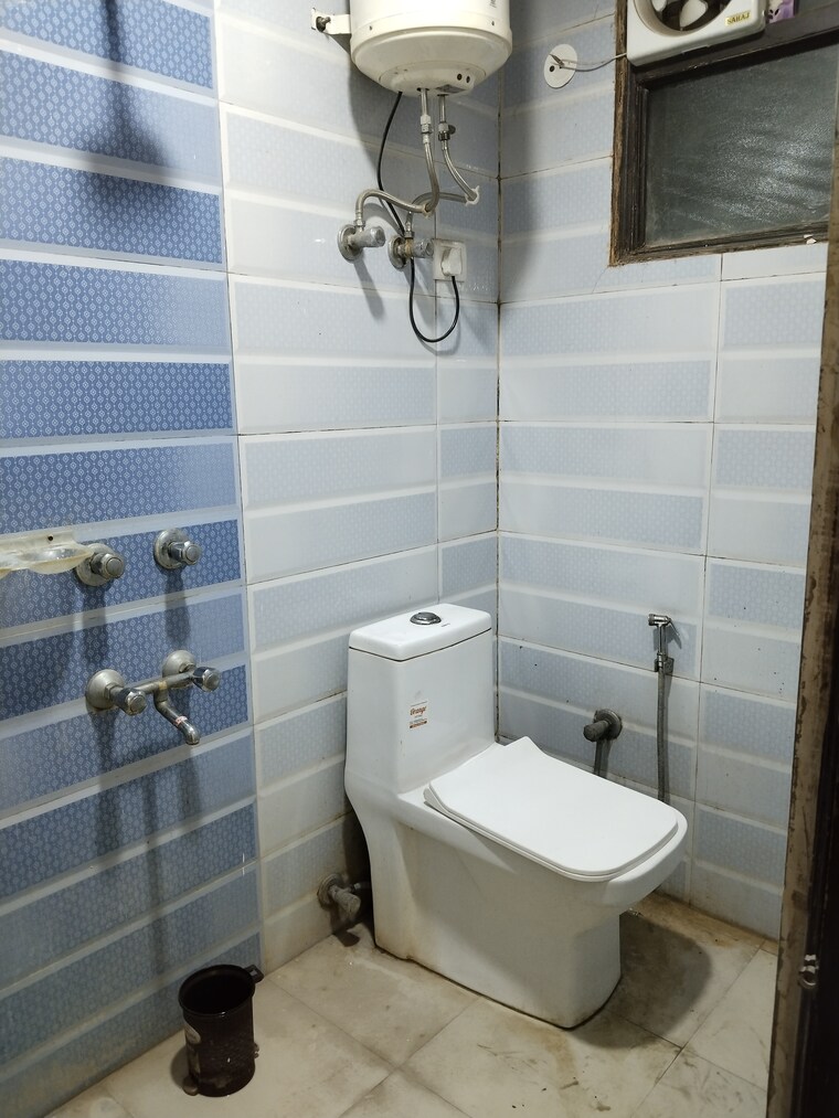 Attached Bathroom, panchsheel vihar 1 Bedroom 450 Sq.Ft. Apartment In Panchsheel Vihar Delhi 9234966