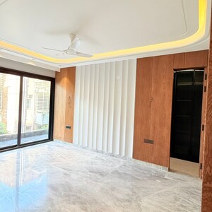 Room in 4 BHK Builder Floor at Nirvana Courtyard, Nirvana Country – for Sale