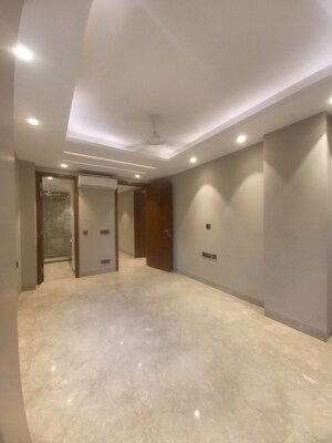 Room in 4 BHK Builder Floor at Greater Kailash I – for Rent