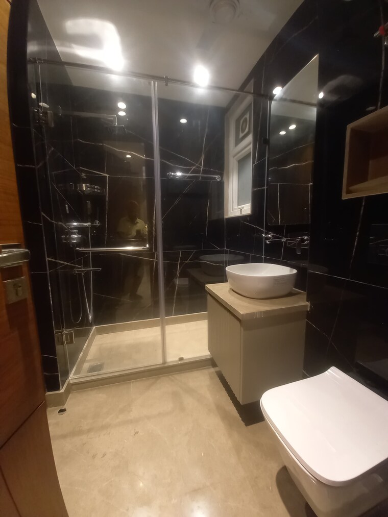 Bathroom, greater kailash i 4 Bedroom 250 Sq.Ft. Builder Floor In Greater Kailash I Delhi 9235109