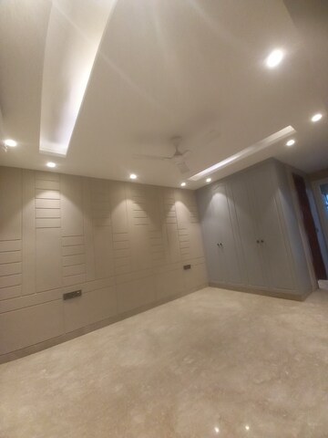 Room in 4 BHK Builder Floor at Greater Kailash I – for Rent