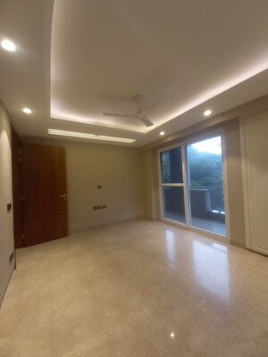 Room in 4 BHK Builder Floor at Greater Kailash I – for Rent