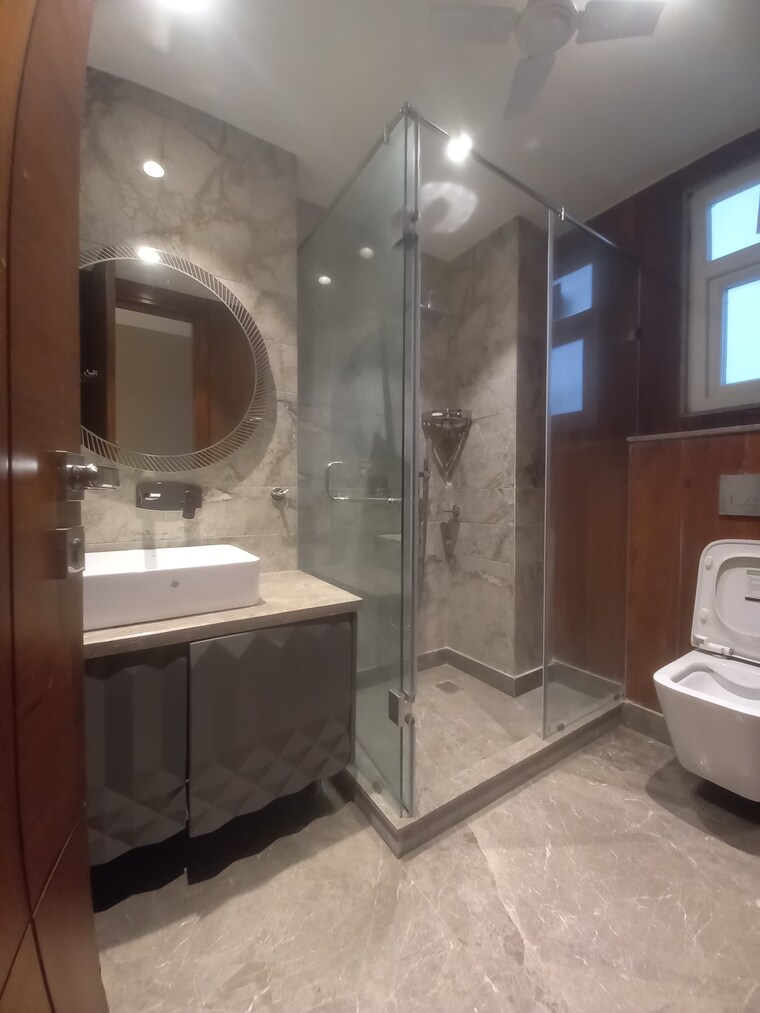 Bathroom, greater kailash i 4 Bedroom 250 Sq.Ft. Builder Floor In Greater Kailash I Delhi 9235109