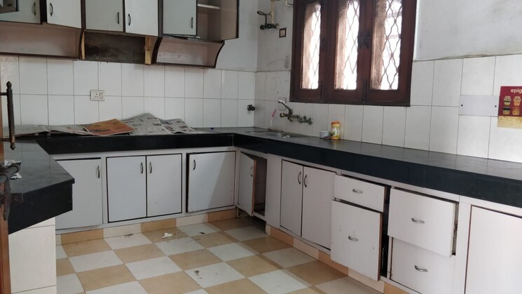 Kitchen, sector 30 2 Bedroom 200 Sq.Yd. Independent House In Sector 30 Noida 9235133
