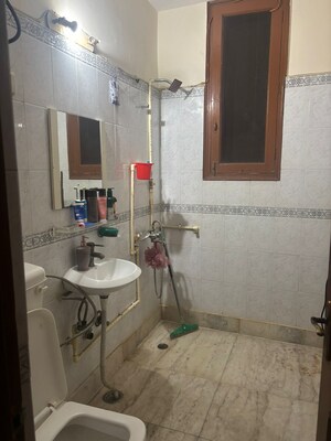 Bathroom in 2 BHK Independent House at Masjid Moth – for Rent
