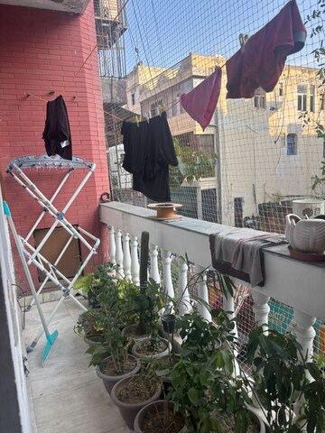 2 BHK Independent House – Exterior View View at Masjid Moth - for Rent
