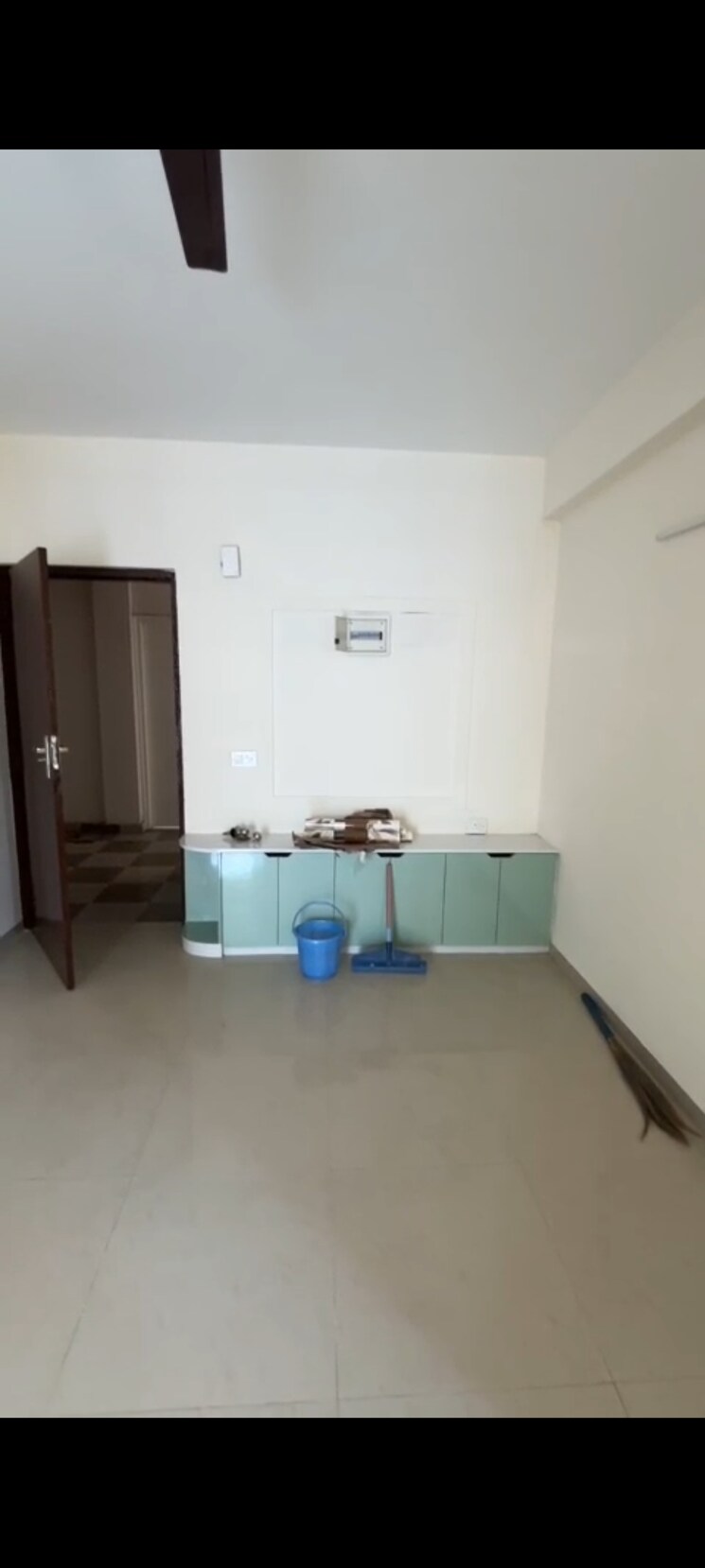 Bathroom, shree-vardhman-green-court 2 Bedroom 690 Sq.Ft. Apartment In Sector 90 Gurgaon 9235153