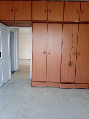 Room in 2 BHK Apartment at Hiranandani Garden Brentwood, Powai – for Sale