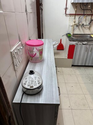 Master Bedroom in 2 BHK Builder Floor at Chittaranjan Park – for Rent