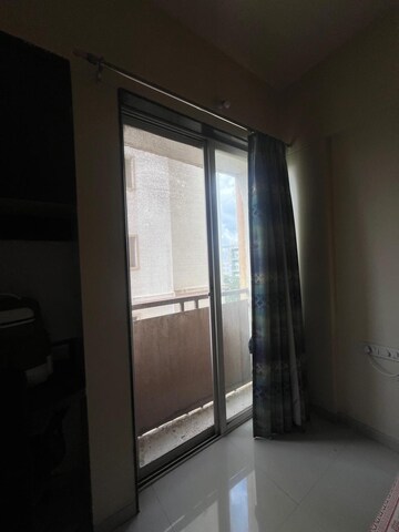 Room in 2 BHK Apartment at Icon Windsor Residency, Balewadi – for Rent